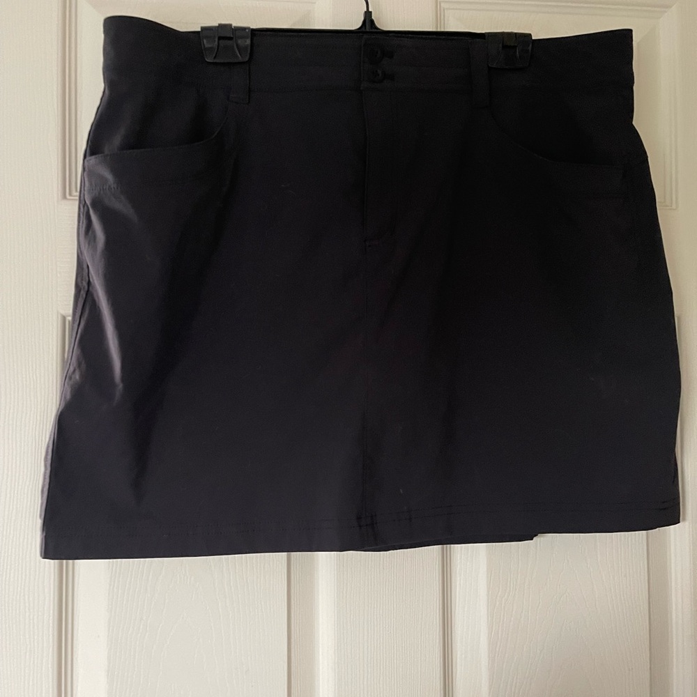 Eddie Bauer black skort NWOT size 16